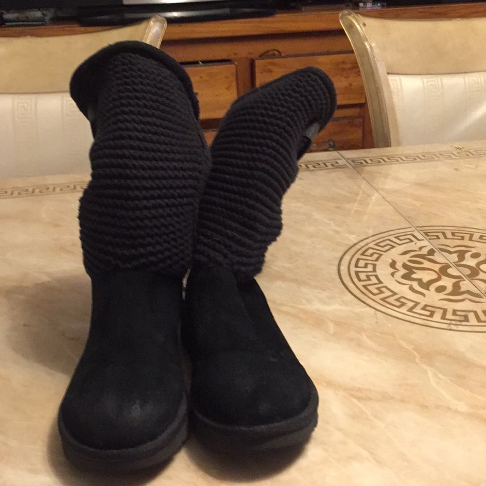 UGG